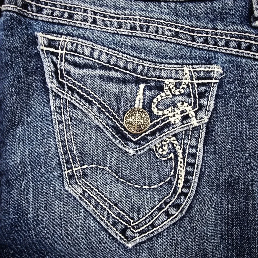 Maurices Womens Medium Wash Cropped Jeans Size 5/6 Heavy Stitching Y2K‎